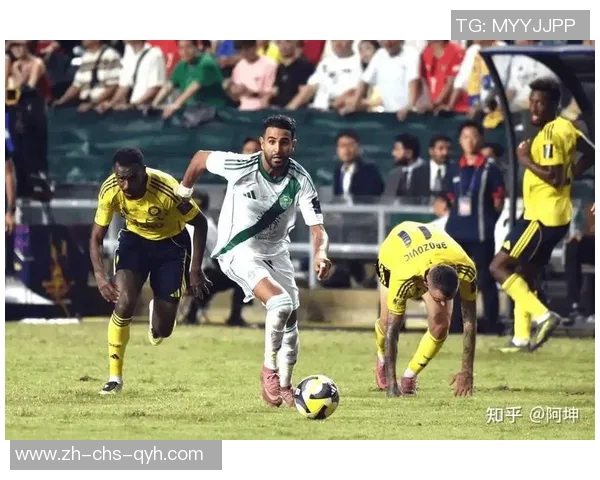 海伦芬主场迎战埃门期待精彩对决与球迷热情共鸣